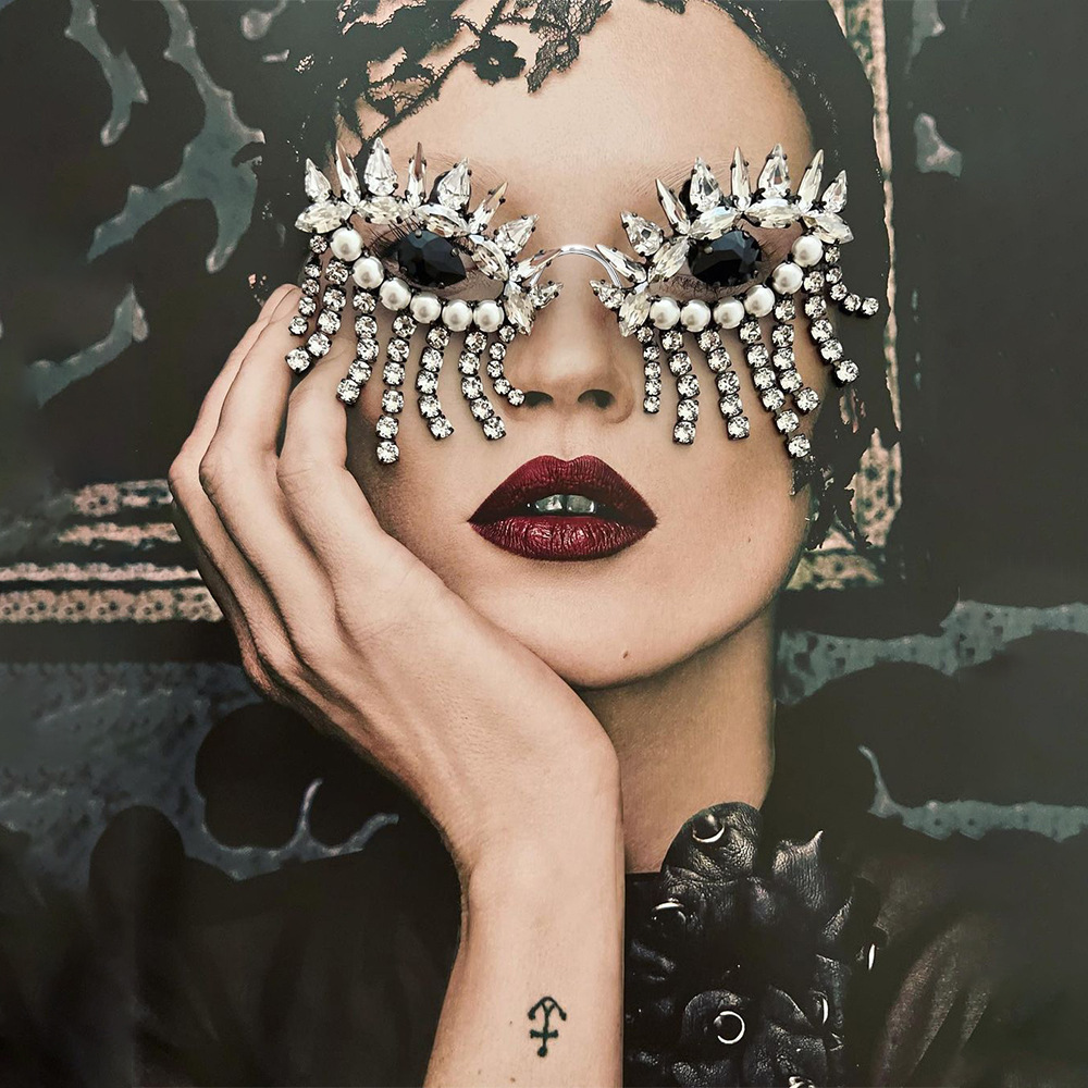 Body Jewelry Online - Stonefans-女性用タッセルグラスフレーム、デザイナービーズアクセサリー、y2kラグジュアリー、レンズなし、フェイスデコレーション、クリスタル、ガールギフト
