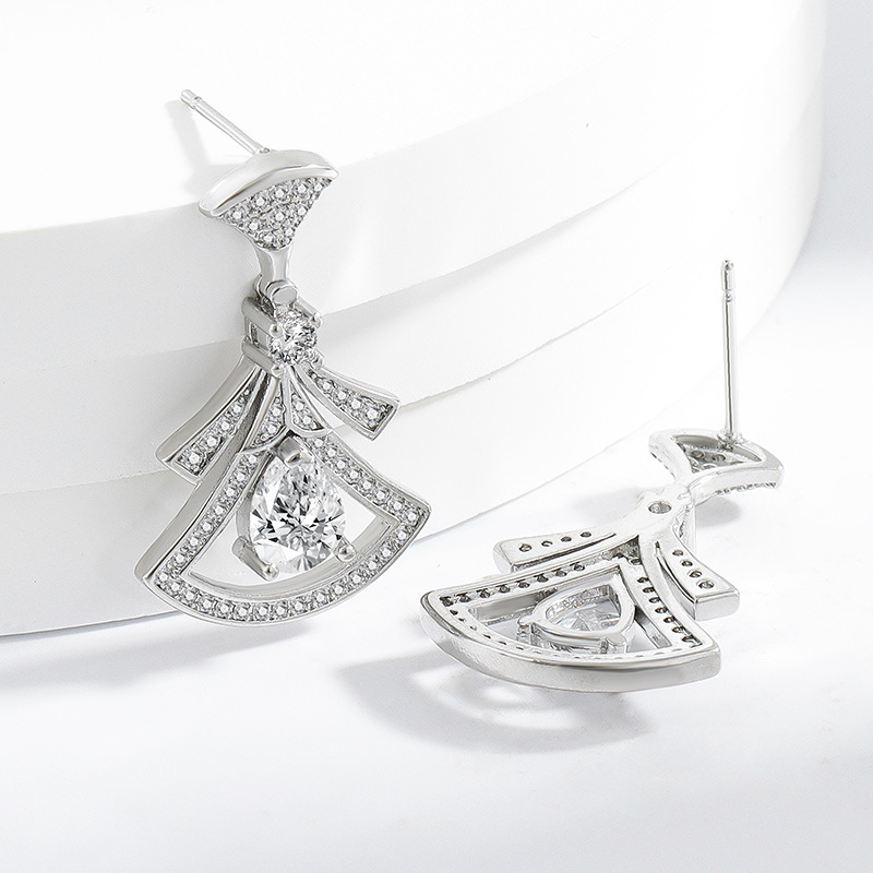 絶妙なダイヤモンドがちりばめられた扇形の925スターリングシ - Body Jewelry Lot のレビューと価格